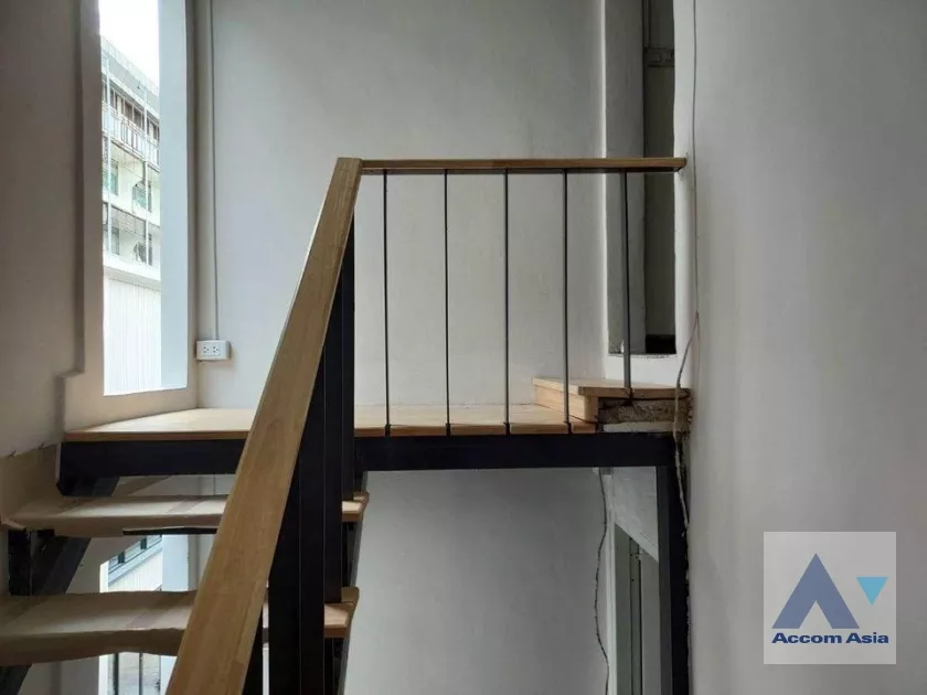 unit Building For Rent in Sathorn, Bangkok  near BTS Saint Louis (AA36496)