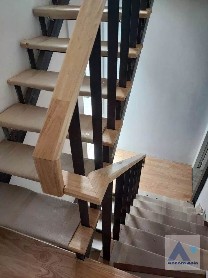 unit Building For Rent in Sathorn, Bangkok  near BTS Saint Louis (AA36496)