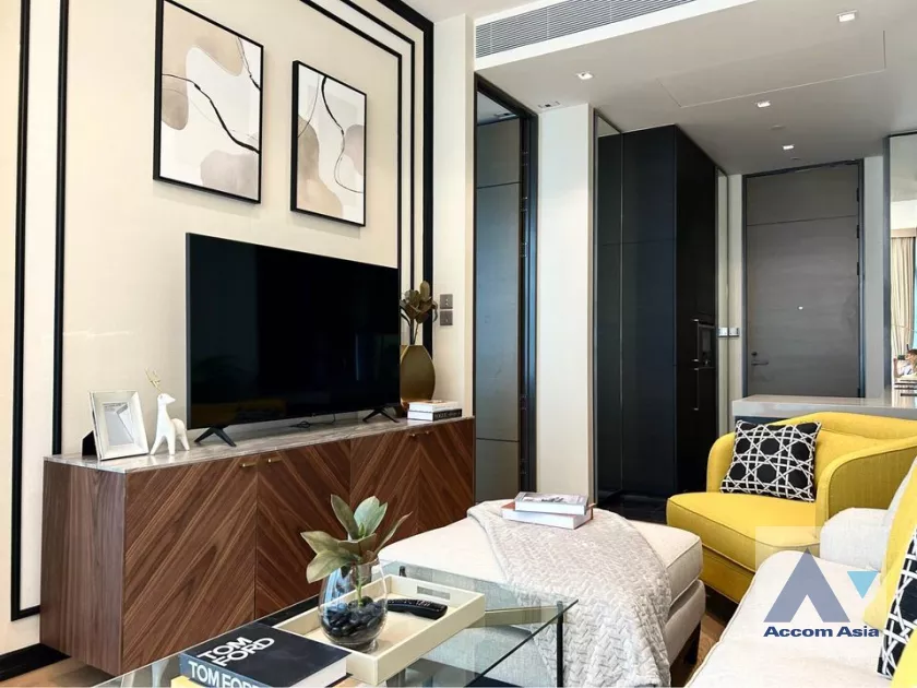 9  1 br Condominium For Rent in Ploenchit ,Bangkok BTS Chitlom at 28 Chidlom AA36501