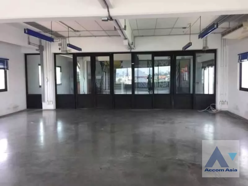 6  Building for rent and sale in ratchadapisek ,Bangkok MRT Sutthisan AA36513