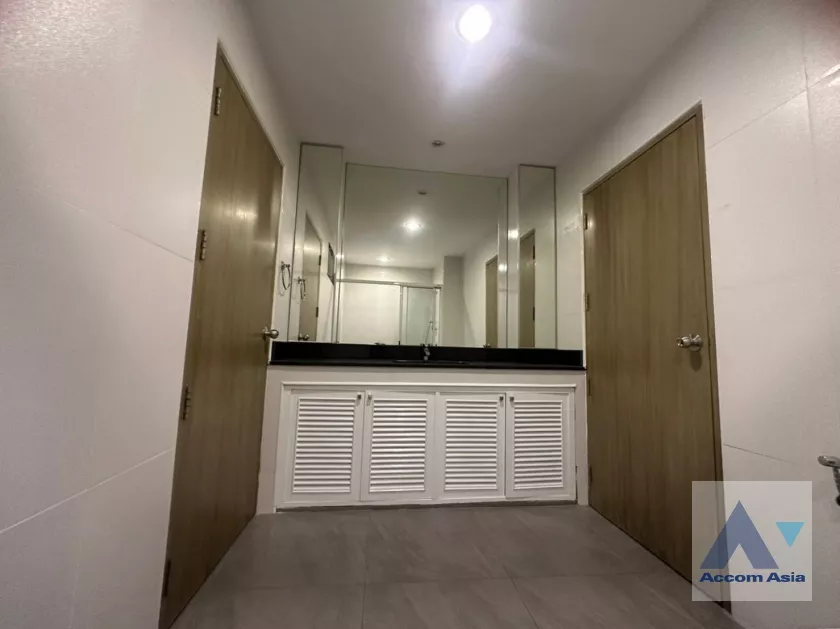 14  3 br Apartment For Rent in Sukhumvit ,Bangkok BTS Phrom Phong at Family Size Desirable AA36515