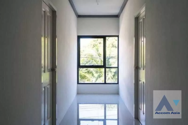 8  Building For Sale in Phaholyothin ,Bangkok MRT Sutthisan AA36516