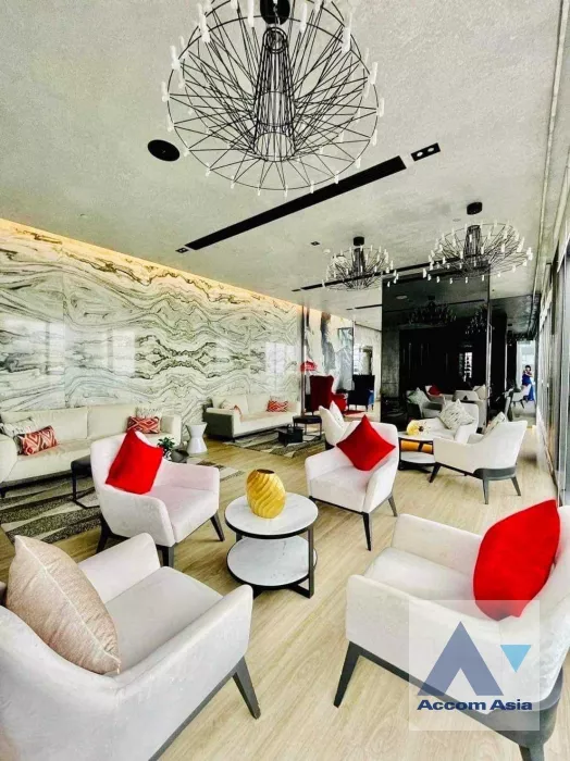 13  1 br Condominium For Sale in Ratchadaphisek ,Bangkok MRT Rama 9 at THE LINE Asoke Ratchada AA36520