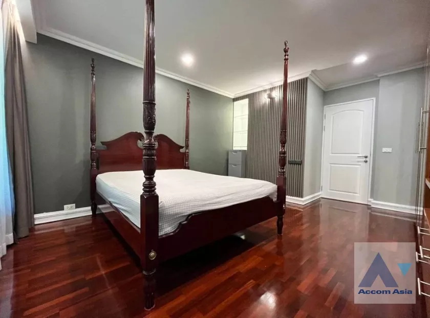 8  2 br Condominium For Rent in Sathorn ,Bangkok MRT Khlong Toei at Yen Akard Garden AA36528