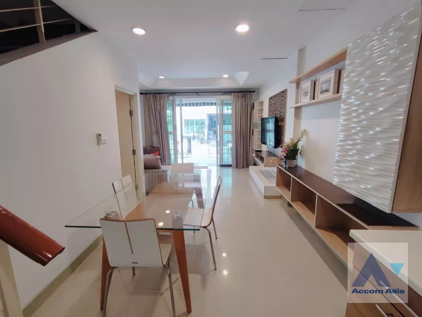 unit 3 Bedrooms  Townhouse For Rent in Lat Phrao, Bangkok  (AA36533)