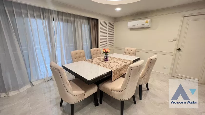 unit 3 Bedrooms  Apartment For Rent in Sukhumvit, Bangkok  near BTS Phrom Phong (AA36534)