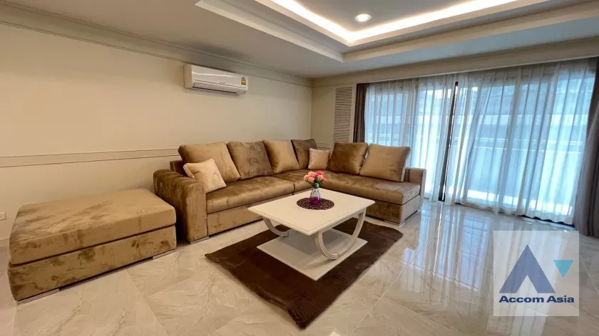 unit 3 Bedrooms  Apartment For Rent in Sukhumvit, Bangkok  near BTS Phrom Phong (AA36534)