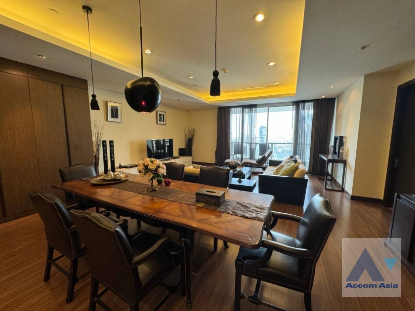 unitFully Furnished | Sleek modern condo with elegant décor and city views (AA36539)