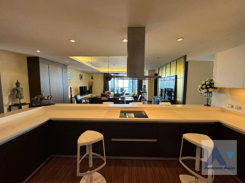 unitFully Furnished | Sleek modern condo with elegant décor and city views (AA36539)