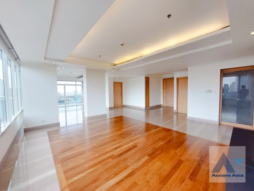  1  4 br Condominium For Rent in Ploenchit ,Bangkok BTS Ratchadamri at Baan Ratchadamri AA36540