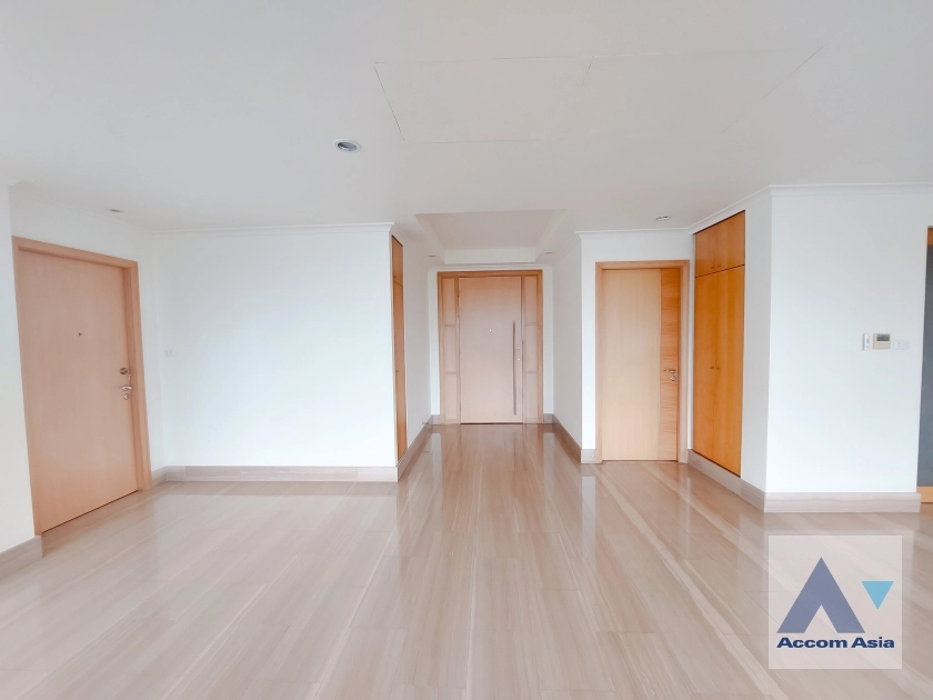 4  4 br Condominium For Rent in Ploenchit ,Bangkok BTS Ratchadamri at Baan Ratchadamri AA36540