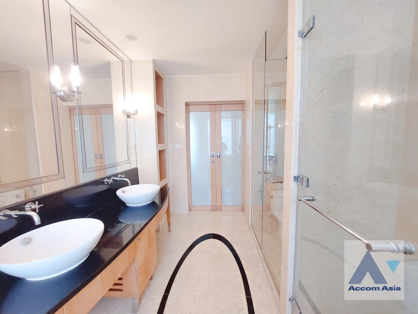 8  4 br Condominium For Rent in Ploenchit ,Bangkok BTS Ratchadamri at Baan Ratchadamri AA36540