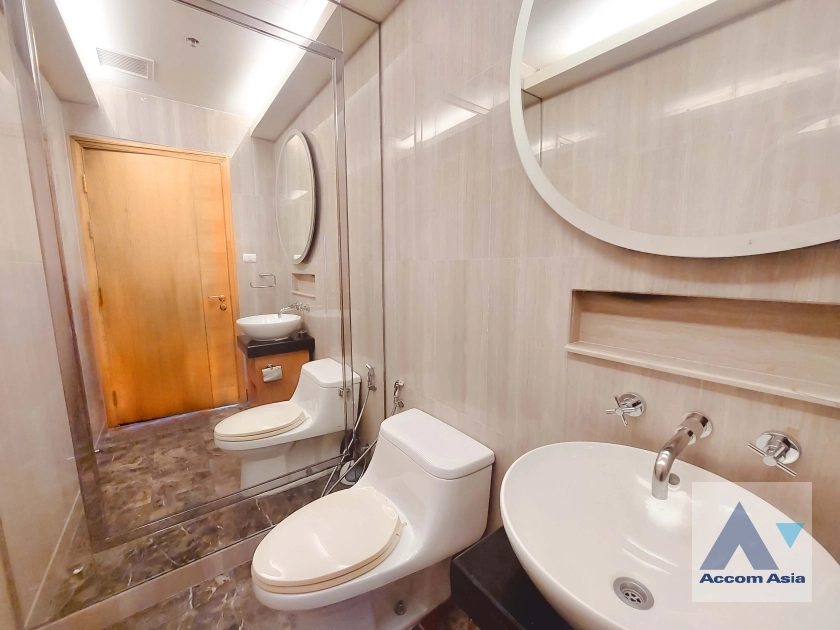 11  4 br Condominium For Rent in Ploenchit ,Bangkok BTS Ratchadamri at Baan Ratchadamri AA36540