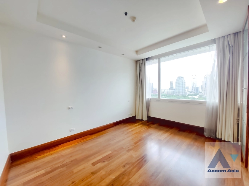 15  4 br Condominium For Rent in Ploenchit ,Bangkok BTS Ratchadamri at Baan Ratchadamri AA36540