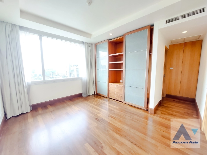 17  4 br Condominium For Rent in Ploenchit ,Bangkok BTS Ratchadamri at Baan Ratchadamri AA36540