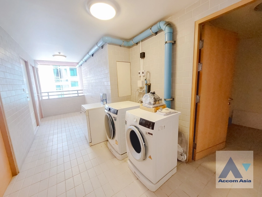 25  4 br Condominium For Rent in Ploenchit ,Bangkok BTS Ratchadamri at Baan Ratchadamri AA36540