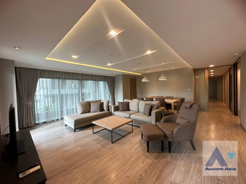  Pet Friendly Residence Apartment  3 Bedroom for Sale & Rent BTS Ekkamai in Sukhumvit Bangkok