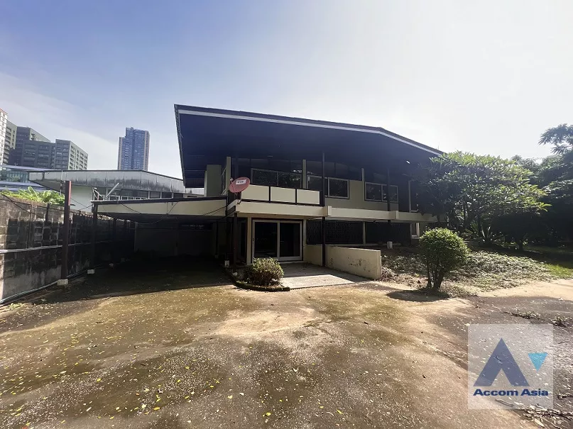 unitHome Office |  House For Rent in Sukhumvit, Bangkok  near BTS Ekkamai (AA36548)