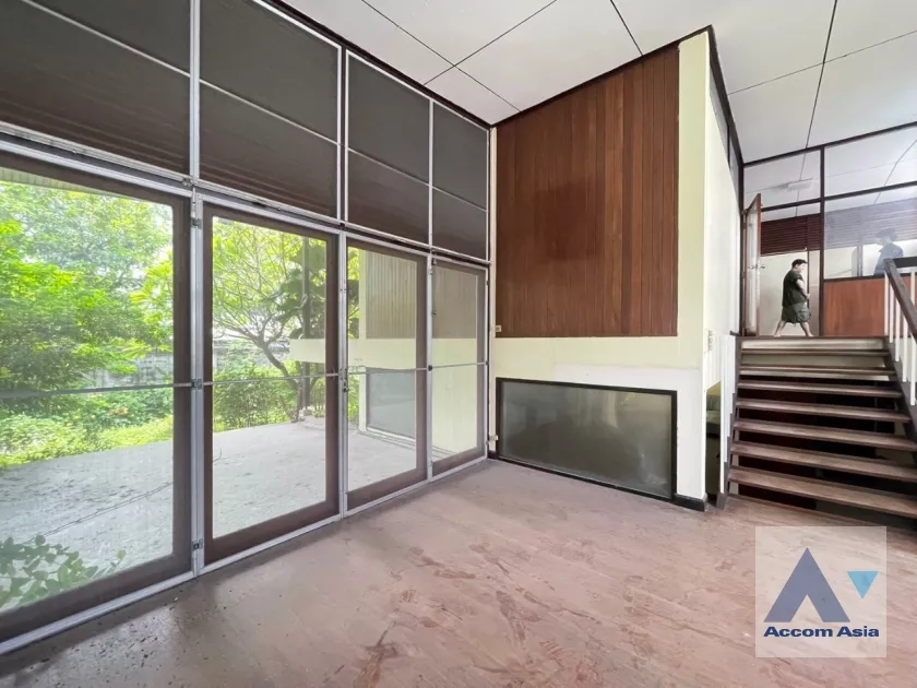 9  House For Rent in Sukhumvit ,Bangkok BTS Ekkamai AA36548