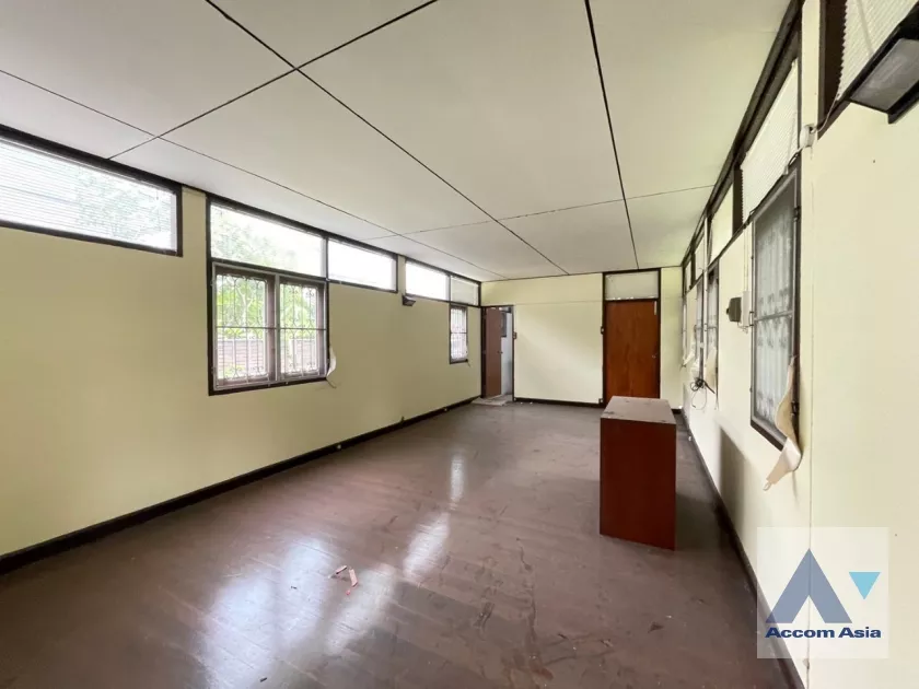 10  House For Rent in Sukhumvit ,Bangkok BTS Ekkamai AA36548