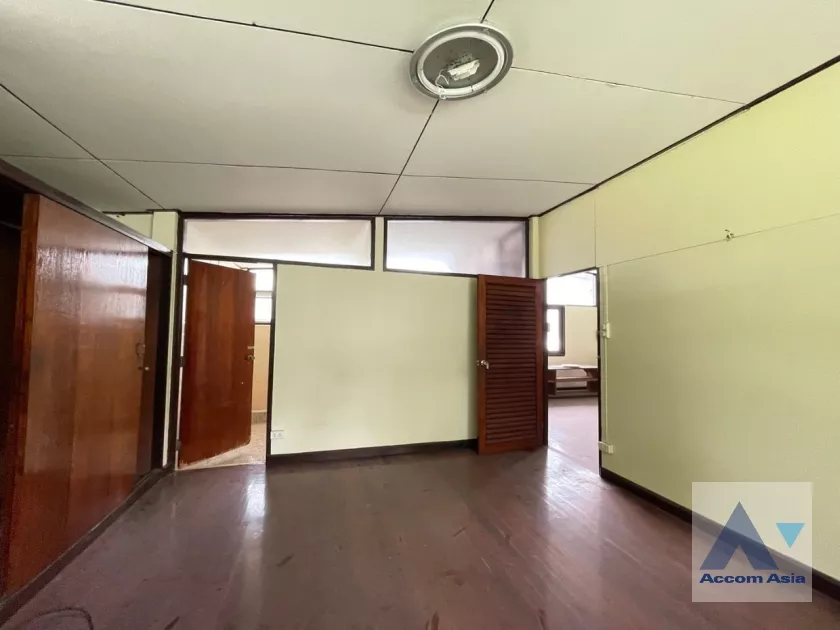 12  House For Rent in Sukhumvit ,Bangkok BTS Ekkamai AA36548
