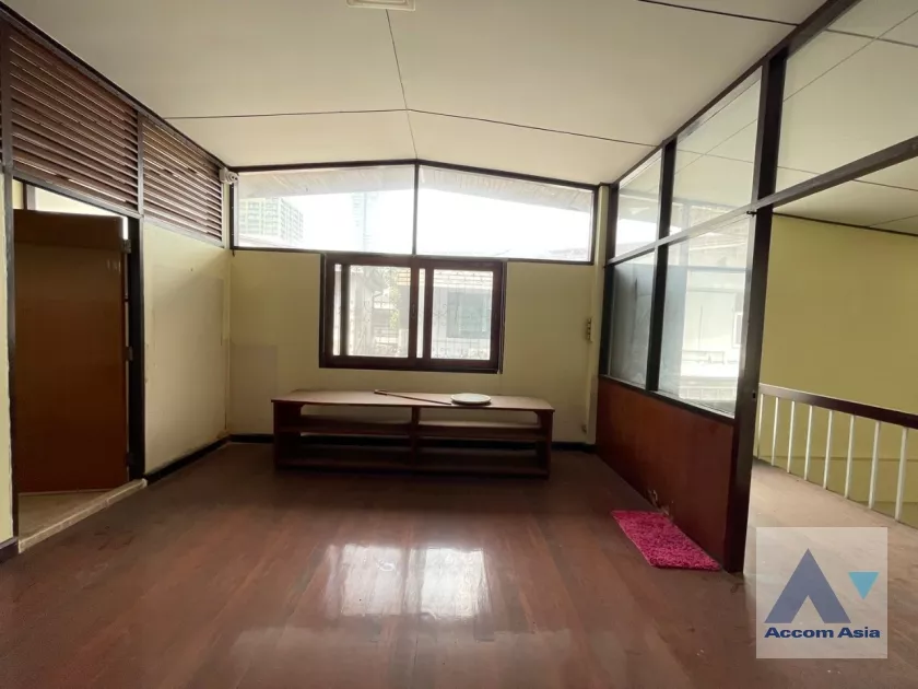 15  House For Rent in Sukhumvit ,Bangkok BTS Ekkamai AA36548