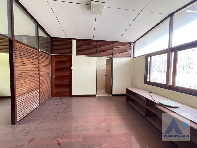 20  House For Rent in Sukhumvit ,Bangkok BTS Ekkamai AA36548