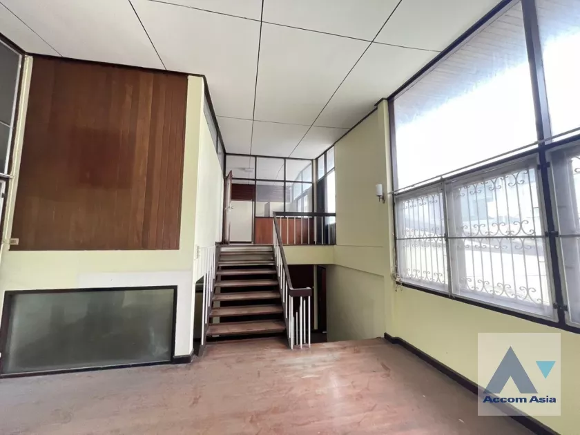 22  House For Rent in Sukhumvit ,Bangkok BTS Ekkamai AA36548