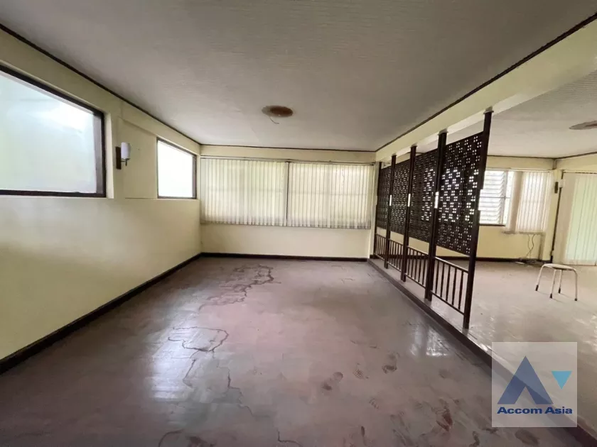 31  House For Rent in Sukhumvit ,Bangkok BTS Ekkamai AA36548