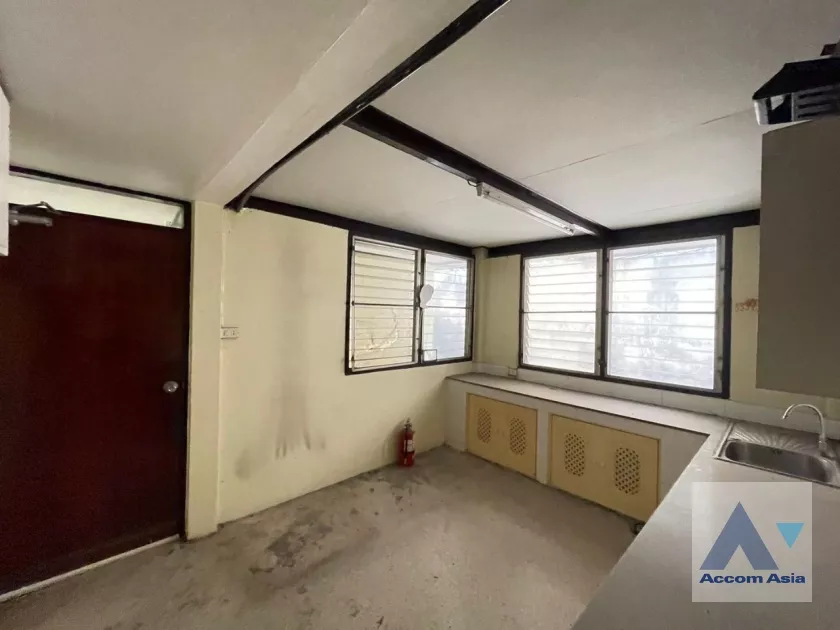 34  House For Rent in Sukhumvit ,Bangkok BTS Ekkamai AA36548