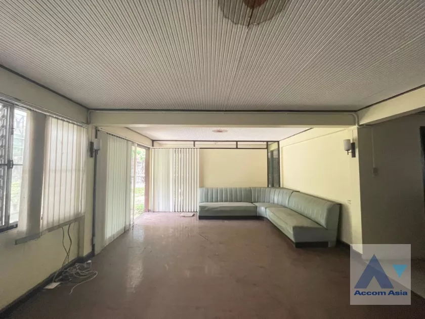 33  House For Rent in Sukhumvit ,Bangkok BTS Ekkamai AA36548