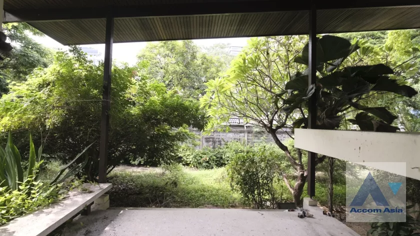 38  House For Rent in Sukhumvit ,Bangkok BTS Ekkamai AA36548