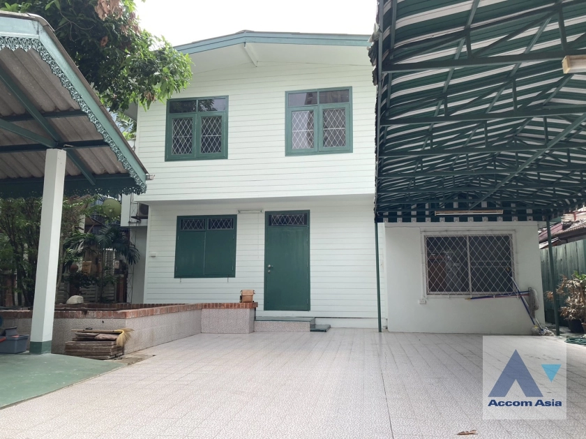  2  2 br House for rent and sale in Sathorn ,Bangkok BTS Saint Louis AA36551