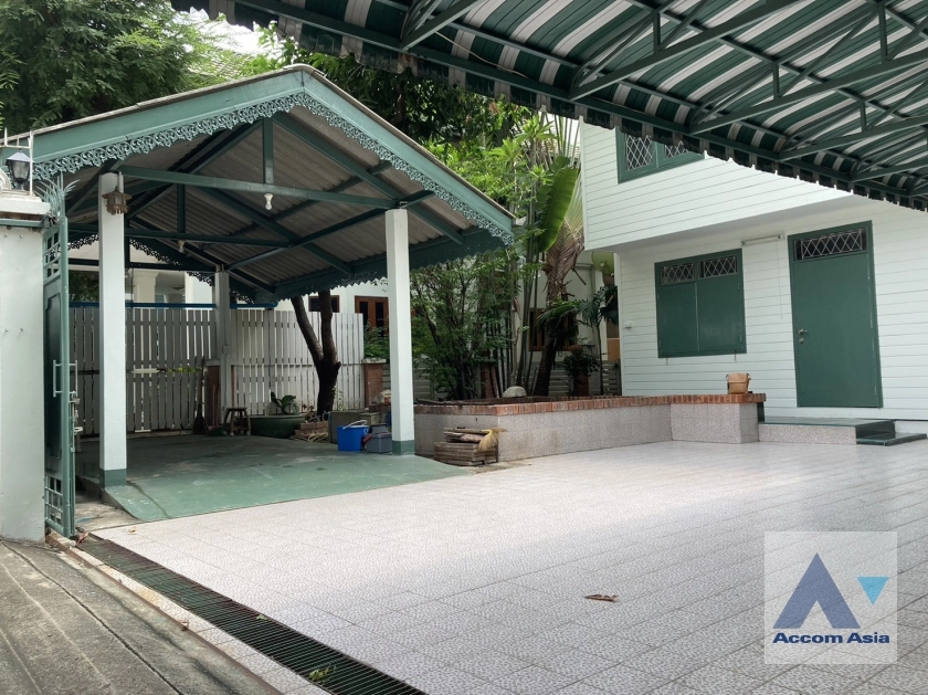  1  2 br House for rent and sale in Sathorn ,Bangkok BTS Saint Louis AA36551