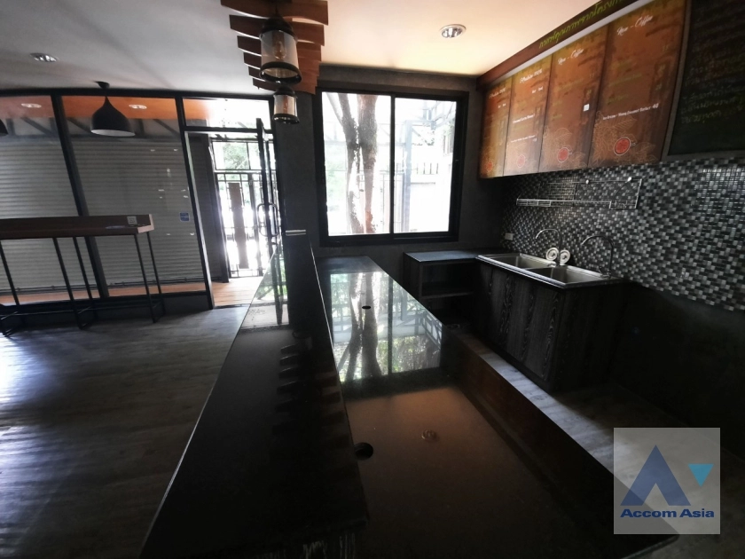 9  House For Rent in Phaholyothin ,Bangkok BTS Ari AA36553