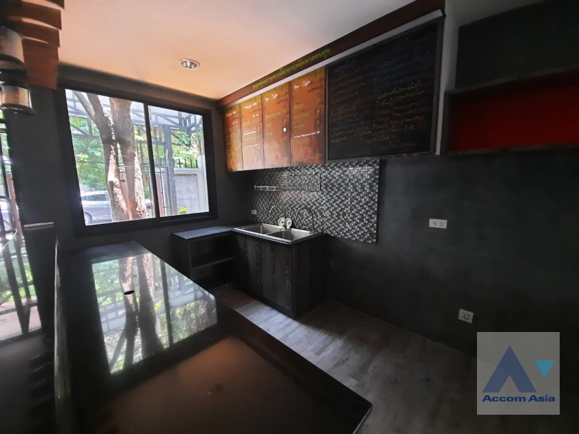 11  House For Rent in Phaholyothin ,Bangkok BTS Ari AA36553