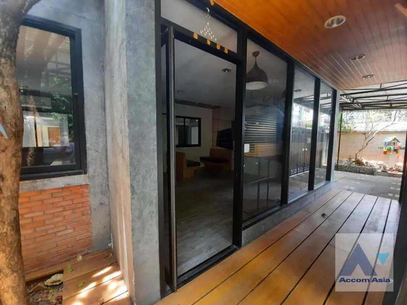 12  House For Rent in Phaholyothin ,Bangkok BTS Ari AA36553