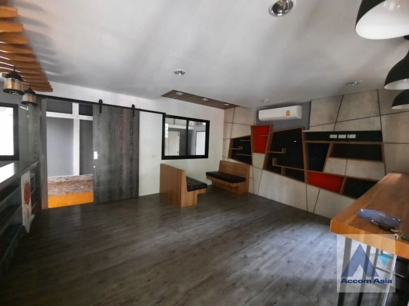 unit House For Rent in Phaholyothin, Bangkok  near BTS Ari (AA36553)