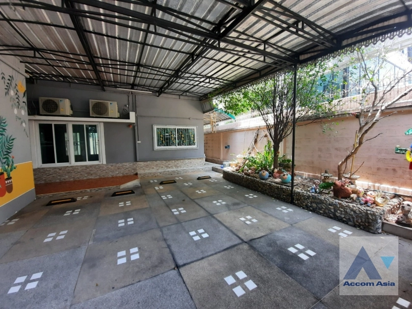 unit House For Rent in Phaholyothin, Bangkok  near BTS Ari (AA36553)