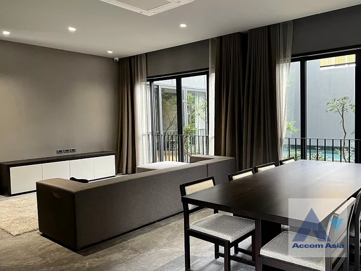 8  4 br House for rent and sale in Pattanakarn ,Bangkok ARL Ramkhamhaeng AA36555