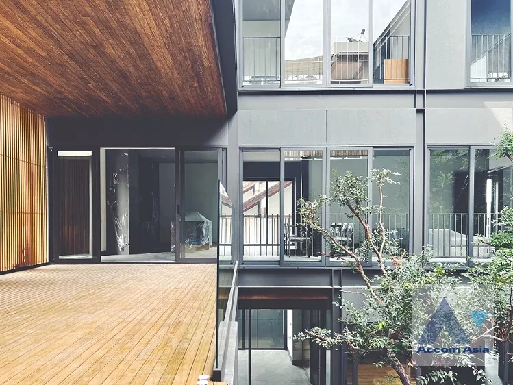 4  4 br House for rent and sale in Pattanakarn ,Bangkok ARL Ramkhamhaeng AA36555