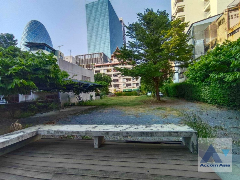 26  4 br House For Rent in Phaholyothin ,Bangkok BTS Ari AA36557