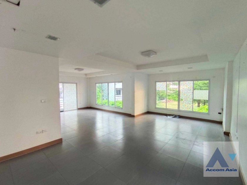 5  4 br House For Rent in Phaholyothin ,Bangkok BTS Ari AA36557