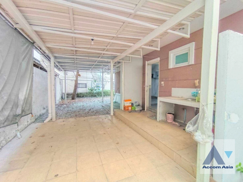 20  4 br House For Rent in phaholyothin ,Bangkok BTS Ari AA36557
