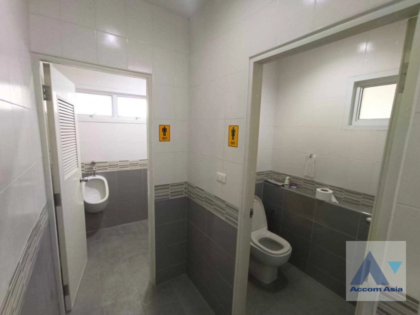 19  4 br House For Rent in Phaholyothin ,Bangkok BTS Ari AA36557