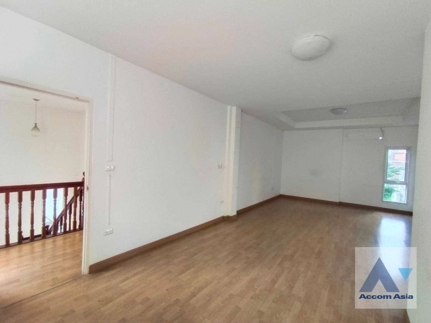 10  4 br House For Rent in Phaholyothin ,Bangkok BTS Ari AA36557