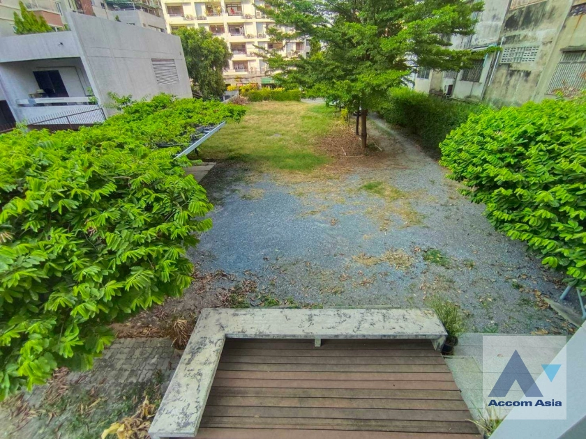 25  4 br House For Rent in Phaholyothin ,Bangkok BTS Ari AA36557