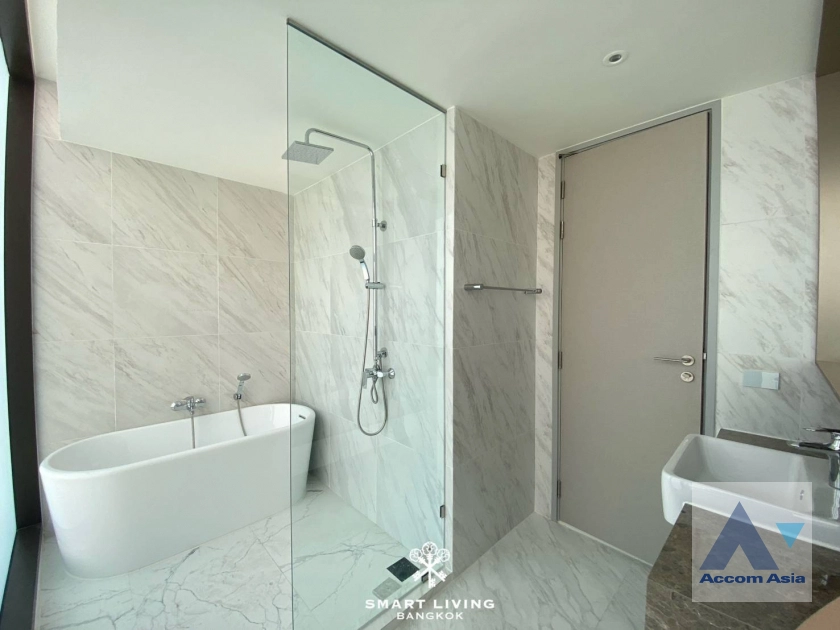 unit 2 Bedrooms  Condominium For Rent in Sukhumvit, Bangkok  near BTS Asok (AA36559)