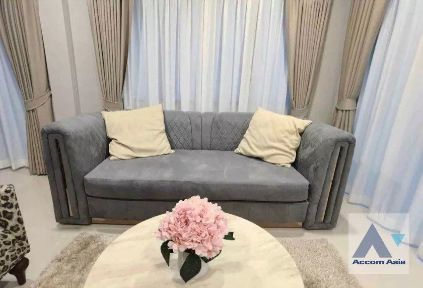 6  4 br House for rent and sale in Samutprakan ,Samutprakan  at Centro Bangna AA36563