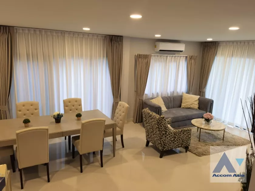 unit 4 Bedrooms  House For Rent & Sale in Samutprakan, Samutprakan  (AA36563)